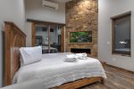 Cohutta Mountain Retreat - Queen Sleeping area in Suite